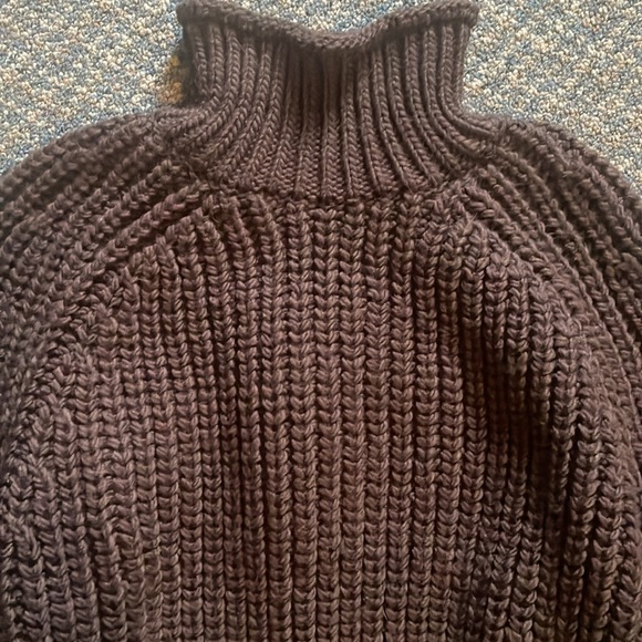 H&M dark brown knit turtleneck - Picture 2 of 3